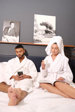 Charger l'image dans la galerie, Peignoir de bain couple broderie devant